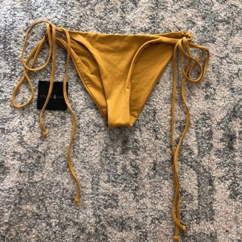 -Stone fox swim Makua bottoms in the color Sol-